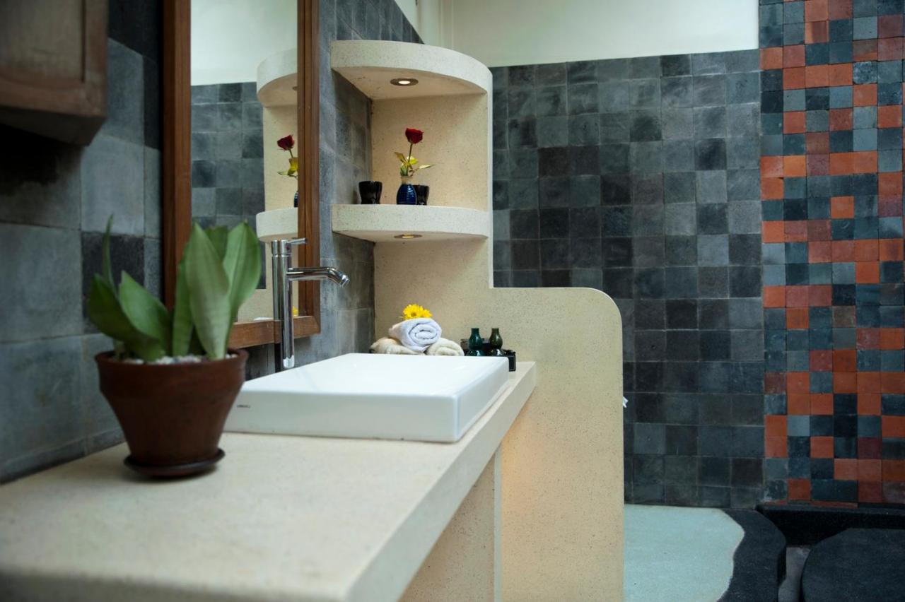 Villa Blue Steps Yogyakarta Exterior photo