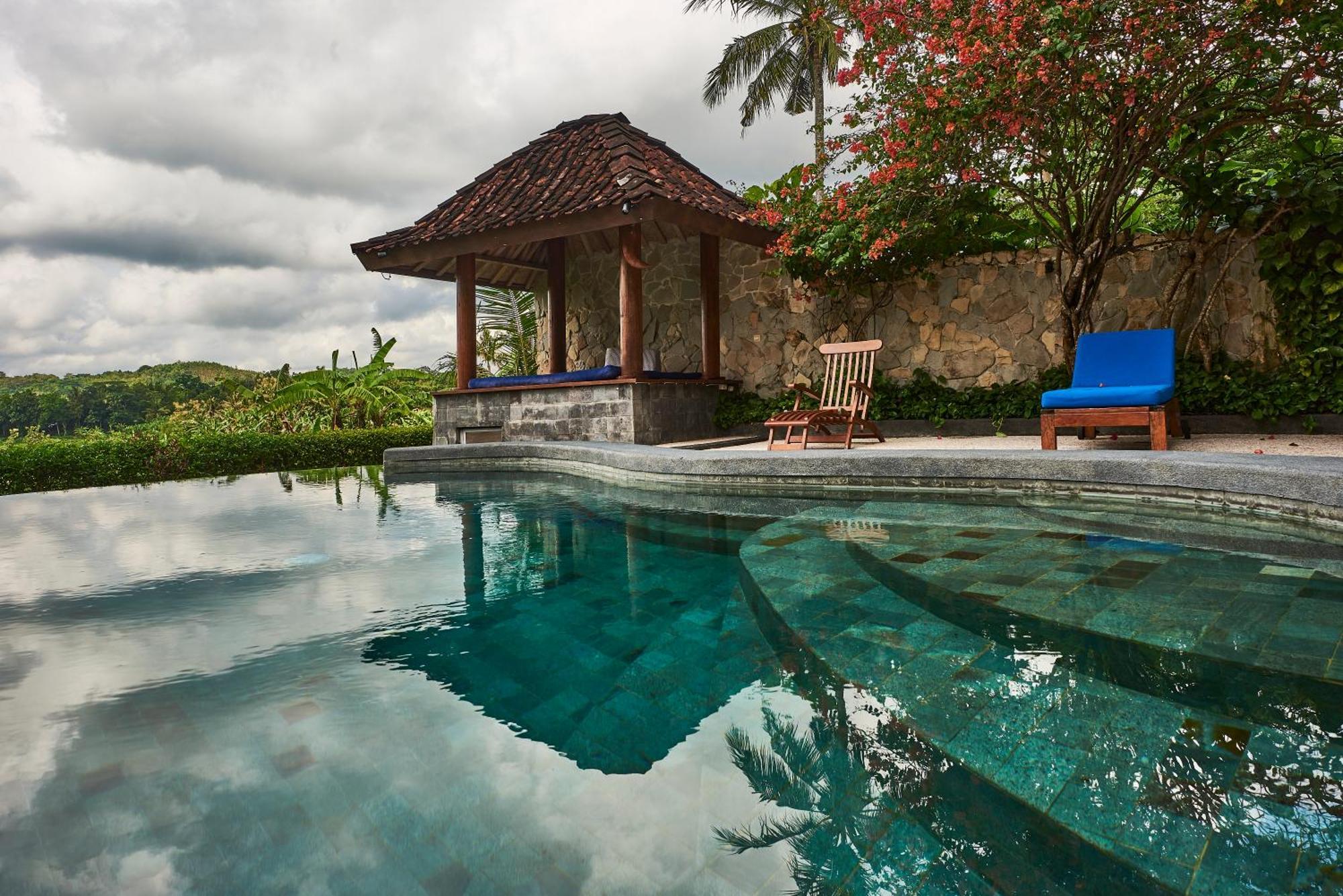 Villa Blue Steps Yogyakarta Exterior photo