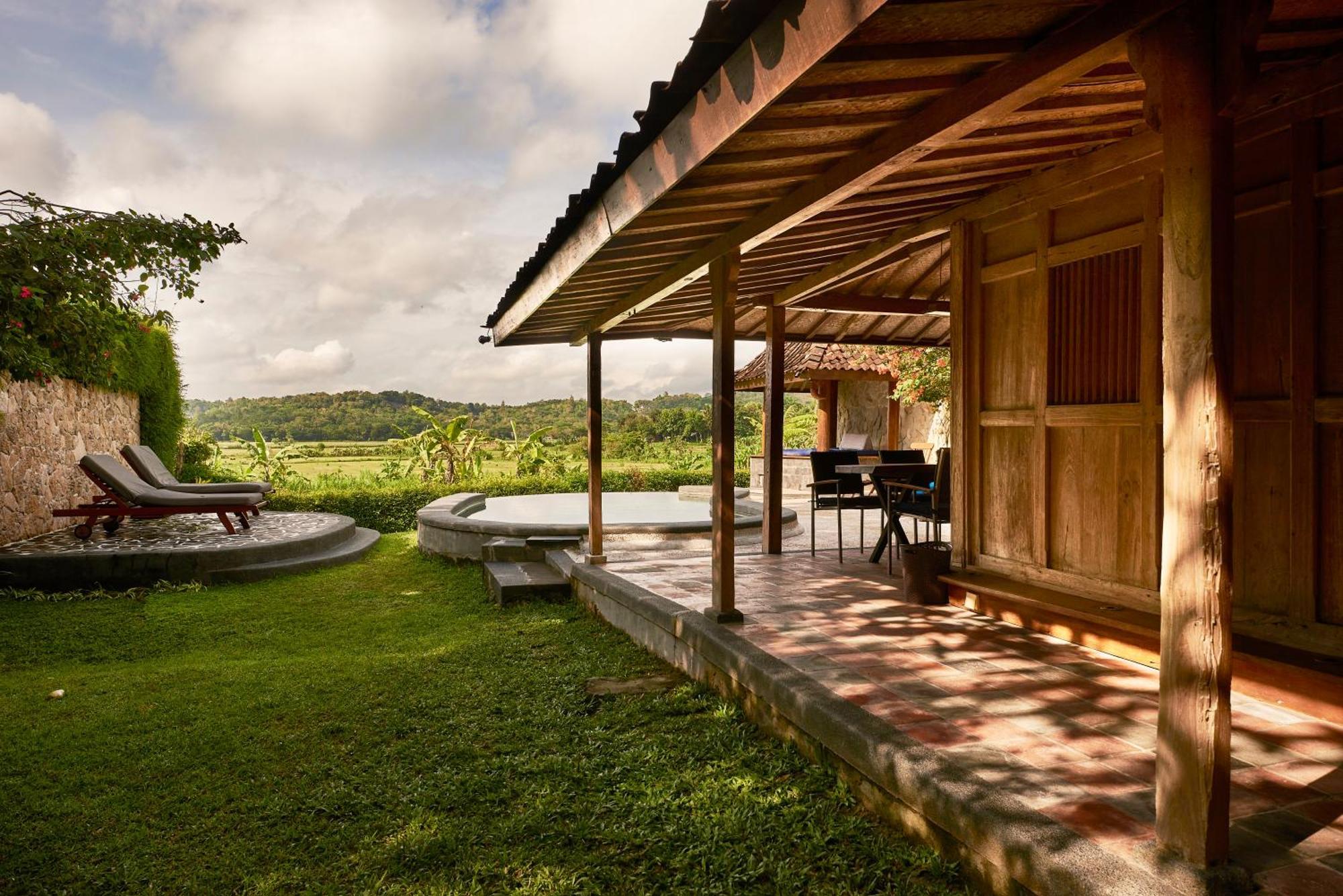 Villa Blue Steps Yogyakarta Exterior photo