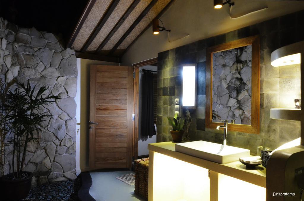 Villa Blue Steps Yogyakarta Exterior photo
