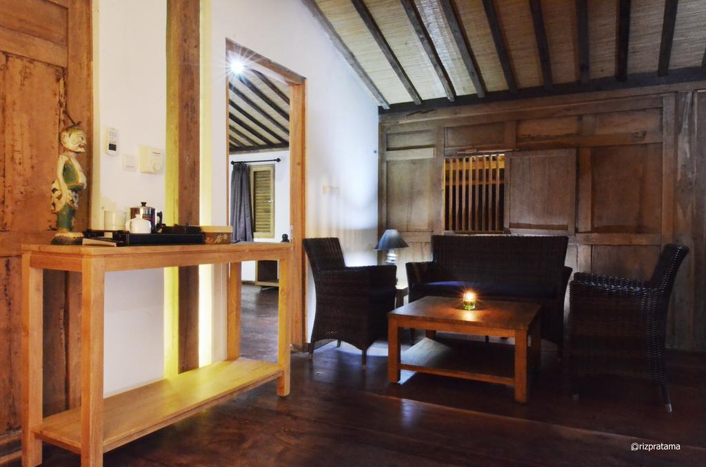 Villa Blue Steps Yogyakarta Exterior photo